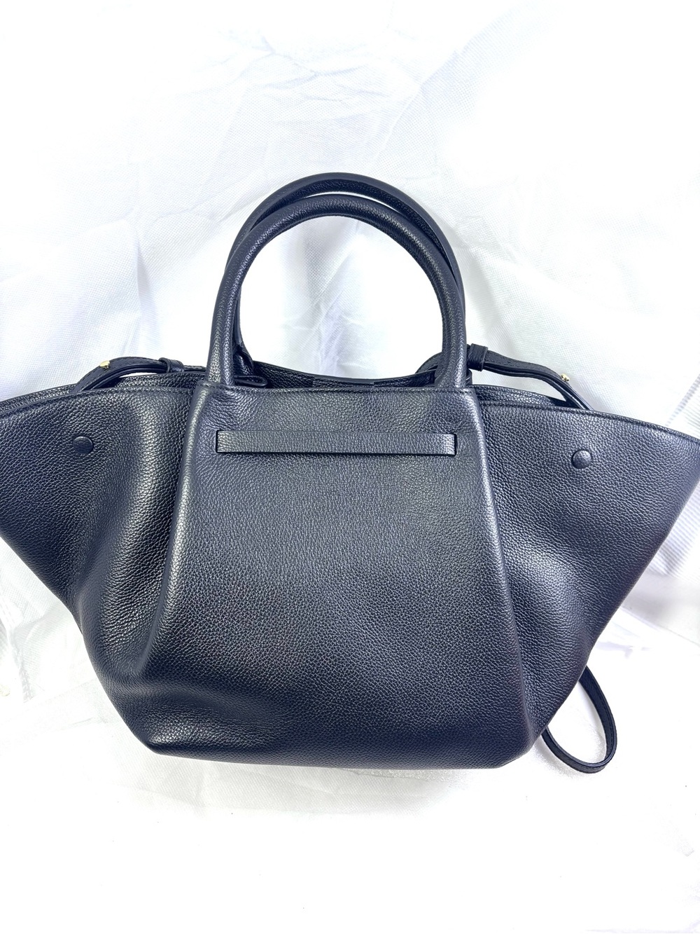 Demellier Midi New York Tote. Black/Gold. - Picture 4 of 16